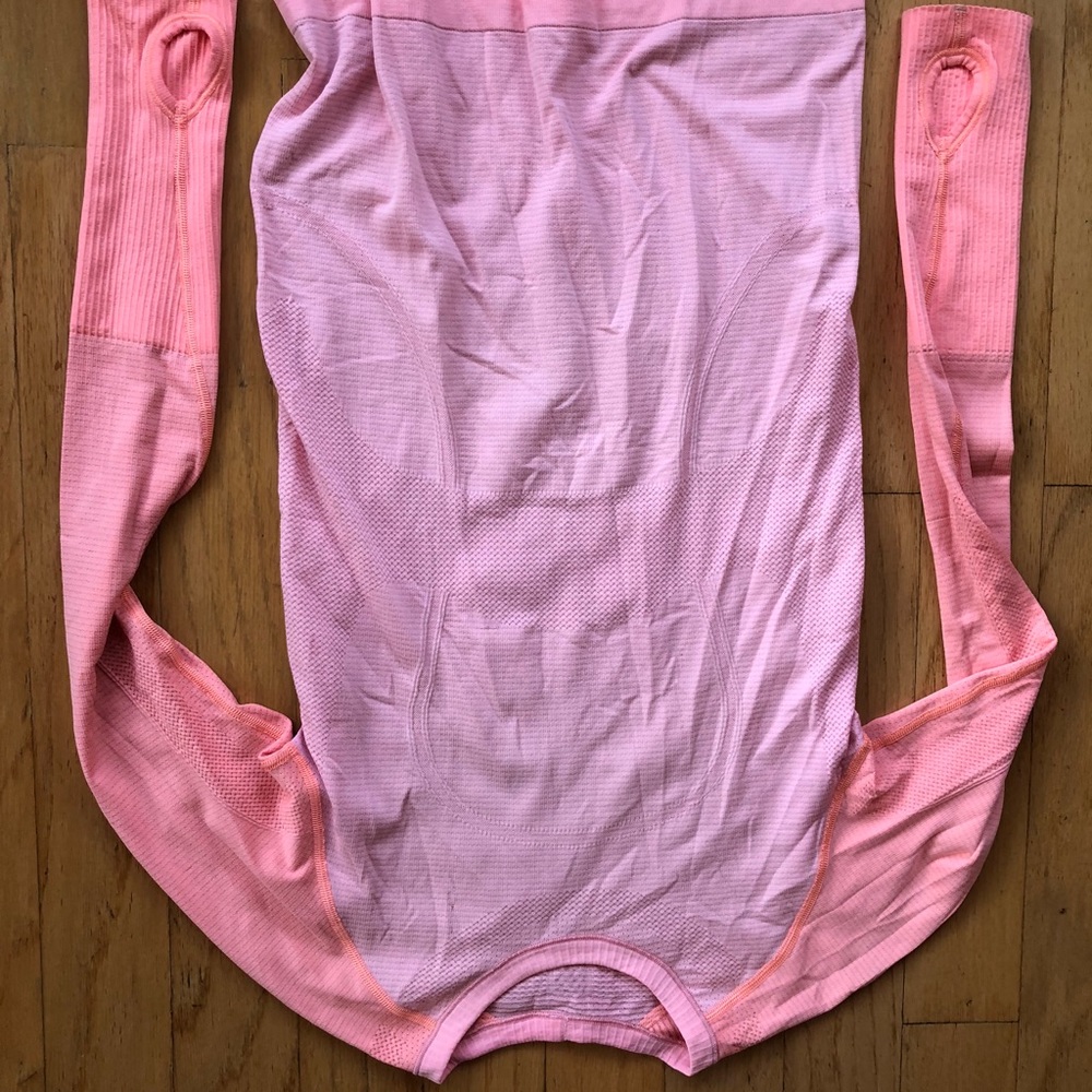 Lululemon running top